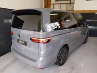 Gebraucht VW Multivan Life 150 PS (110 kW) 2024 Grau Van