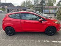 Gebraucht Ford Fiesta Ambiente 82 PS (60 kW) 2009 Rot Kleinwagen