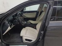 Gebraucht BMW 520 Sport Line 184 PS (135 kW) 2023 Sophistograu brillanteffekt metallic Kombi