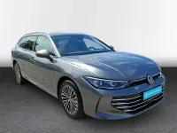 Gebraucht VW Passat Elegance 150 PS (110 kW) 2025 Grau Kombi