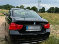 Gebraucht BMW 320 170 PS (125 kW) 2009 Schwarz Limousine