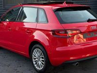 Gebraucht Audi A3 Ambiente 110 PS (80 kW) 2015 Rot Limousine