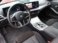 Gebraucht BMW 330 M Sport 245 PS (180 kW) 2025 Rot Kombi