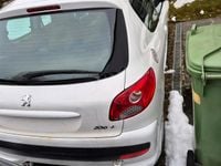 Gebraucht Peugeot 206+ 73 PS (53 kW) 2012 Weiß Kleinwagen