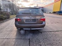 Gebraucht BMW 525 218 PS (160 kW) 2005 Grau Kombi