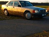 Gebraucht Mercedes 190 109 PS (80 kW) 1990 Silber Limousine