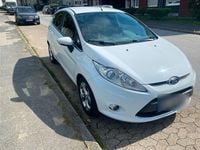 Gebraucht Ford Fiesta 97 PS (71 kW) 2011 Weiß Kleinwagen