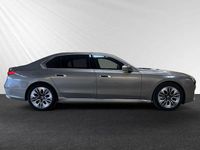 Gebraucht BMW 740 299 PS (219 kW) 2024 Oxidgrau metallic Limousine