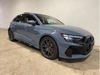 Neu Audi RS3 400 PS (294 kW) 2025 Grau (kemoragrau metallic) Limousine
