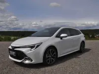 Neu Toyota Corolla Lounge 196 PS (144 kW) 2025 Weiß Kombi