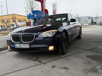 Second-hand BMW 730 252 CP (185 kW) 2010 Albastru Berlinǎ