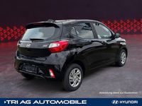 Gebraucht Hyundai i10 Select 63 PS (46 kW) 2024 Phantom black / met Kleinwagen