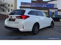 Gebraucht Toyota Auris Hybrid 136 PS (100 kW) 2014 White crystal shine Kombi