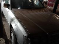 Gebraucht Mercedes 200 1993 Silber Kombi