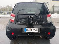 Gebraucht Toyota iQ 68 PS (50 kW) 2011 Schwarz Kleinwagen