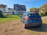 Gebraucht Ford Fiesta 90 PS (66 kW) 2009 Grau Kleinwagen
