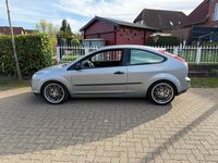 Second-hand Ford Focus 101 CP (74 kW) 2004 Argintiu Coupe