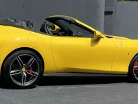 Gebraucht Ferrari Roma 620 PS (456 kW) 2024 Gelb Cabrio
