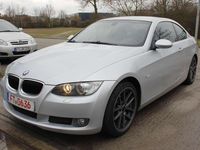 Gebraucht BMW 320 177 PS (130 kW) 2009 Titansilber metallic Coupé