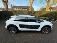 Used Citroën C4 Feel 82 HP (60 kW) 2016 White SUV