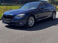 Second-hand BMW 730 245 CP (180 kW) 2009 Albastru Berlinǎ