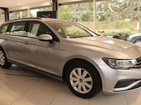Gebraucht VW Passat 150 PS (110 kW) 2023 Silber Kombi