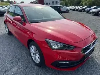 Używany Seat Leon Style 90 KM (66 kW) 2022 Czerwony Sedan/Limuzyna