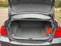 Gebraucht BMW 320 150 PS (110 kW) 2005 Grau Limousine