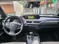 Gebraucht Lexus UX 250h E-FOUR Luxury Line 184 PS (135 kW) 2019 Blau SUV