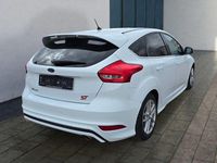 Gebraucht Ford Focus ST-Line 150 PS (110 kW) 2016 Weiß Limousine