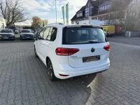 Gebraucht VW Touran Highline 150 PS (110 kW) 2021 Weiß Van / Kleinbus