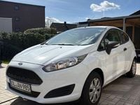 Gebraucht Ford Fiesta Trend 60 PS (44 kW) 2016 Weiß Kleinwagen