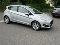 Gebraucht Ford Fiesta Trend 101 PS (74 kW) 2017 Silber Kleinwagen