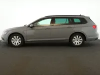 Gebraucht VW Passat 150 PS (110 kW) 2023 Mondsteingrau Kombi