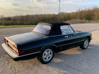 Gebraucht Alfa Romeo Spider 126 PS (92 kW) 1985 Schwarz Cabrio