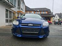 Gebraucht Ford Focus Trend 101 PS (74 kW) 2014 Blau Kombi