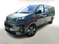 Neu Peugeot Traveller Allure 177 PS (130 kW) 2026 Kapari grün metallic Van / Kleinbus