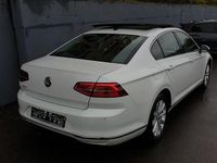 Gebraucht VW Passat Highline 150 PS (110 kW) 2019 Weiß Limousine