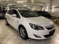 Gebraucht Opel Astra Design Edition 110 PS (80 kW) 2011 Weiß Kombi