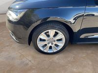 Second-hand Audi A1 Ambition 105 CP (77 kW) 2011 Negru Hatchback
