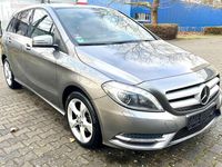 Gebraucht Mercedes B200 136 PS (100 kW) 2014 Mountaingrau Kleinwagen