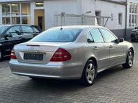 Gebraucht Mercedes E240 177 PS (130 kW) 2003 Silber Limousine
