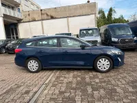Gebraucht Ford Focus Cool & Connect 95 PS (69 kW) 2020 Blau Kombi