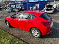 Gebraucht Opel Astra Selection 116 PS (85 kW) 2015 Rot Limousine