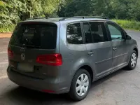 Gebraucht VW Touran 105 PS (77 kW) 2011 Grau Van / Kleinbus