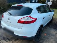 Gebraucht Renault Mégane 110 PS (80 kW) 2011 Weiß Limousine