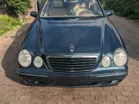 Gebraucht Mercedes E200 136 PS (100 kW) 1999 Blau Limousine