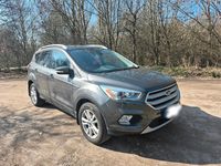 Gebraucht Ford Kuga 150 PS (110 kW) 2017 Grau SUV