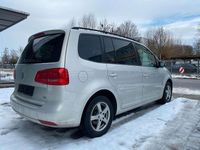 Gebraucht VW Touran Match 140 PS (102 kW) 2012 Silver leaf white gold Van / Kleinbus