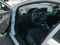 Gebraucht Hyundai i30 Comfort 120 PS (88 kW) 2017 Weiß Limousine
